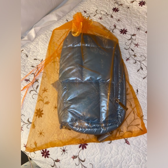 SILFEN Alberte Metallic Sling Bag NWT - Picture 5 of 13